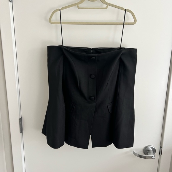 Tuckernuck Black Off the Shoulder Bria Blouse in Black size Small NWT - Picture 4 of 10